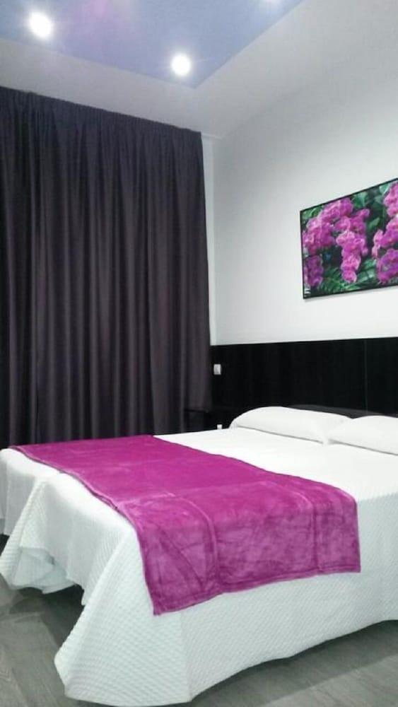 Hostal Buenos Aires Madrid Dış mekan fotoğraf