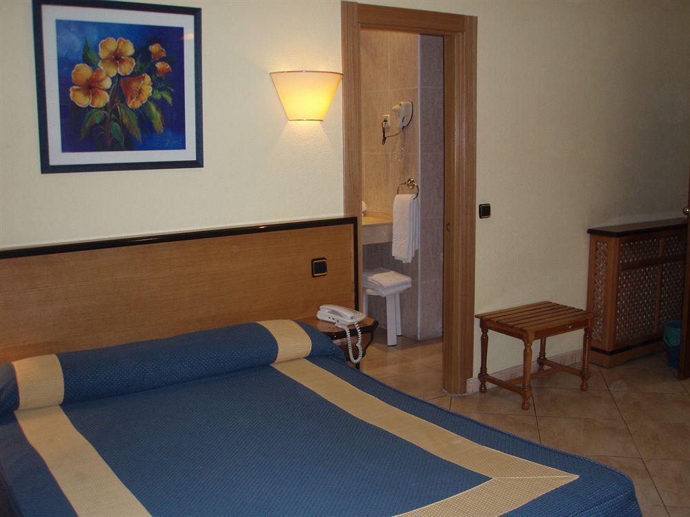 Hostal Buenos Aires Madrid Dış mekan fotoğraf