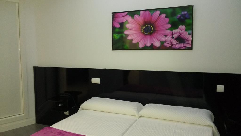 Hostal Buenos Aires Madrid Dış mekan fotoğraf