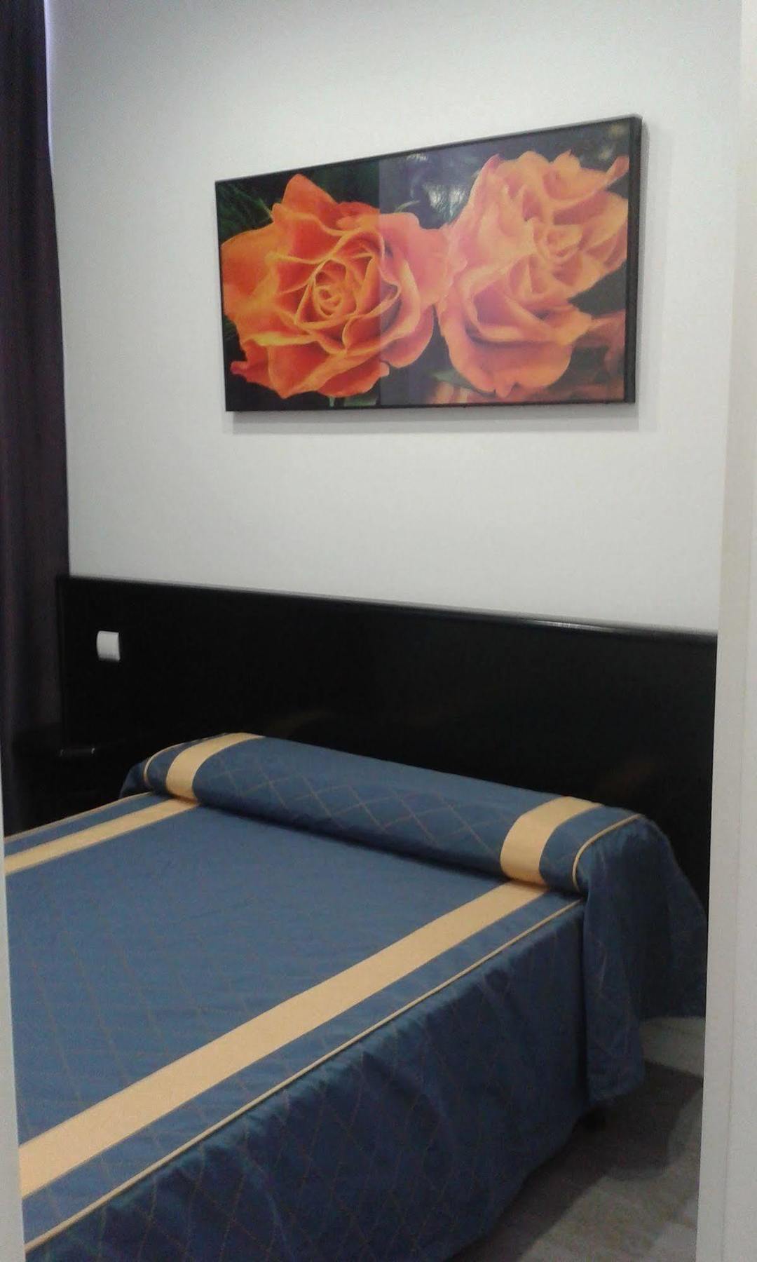 Hostal Buenos Aires Madrid Dış mekan fotoğraf