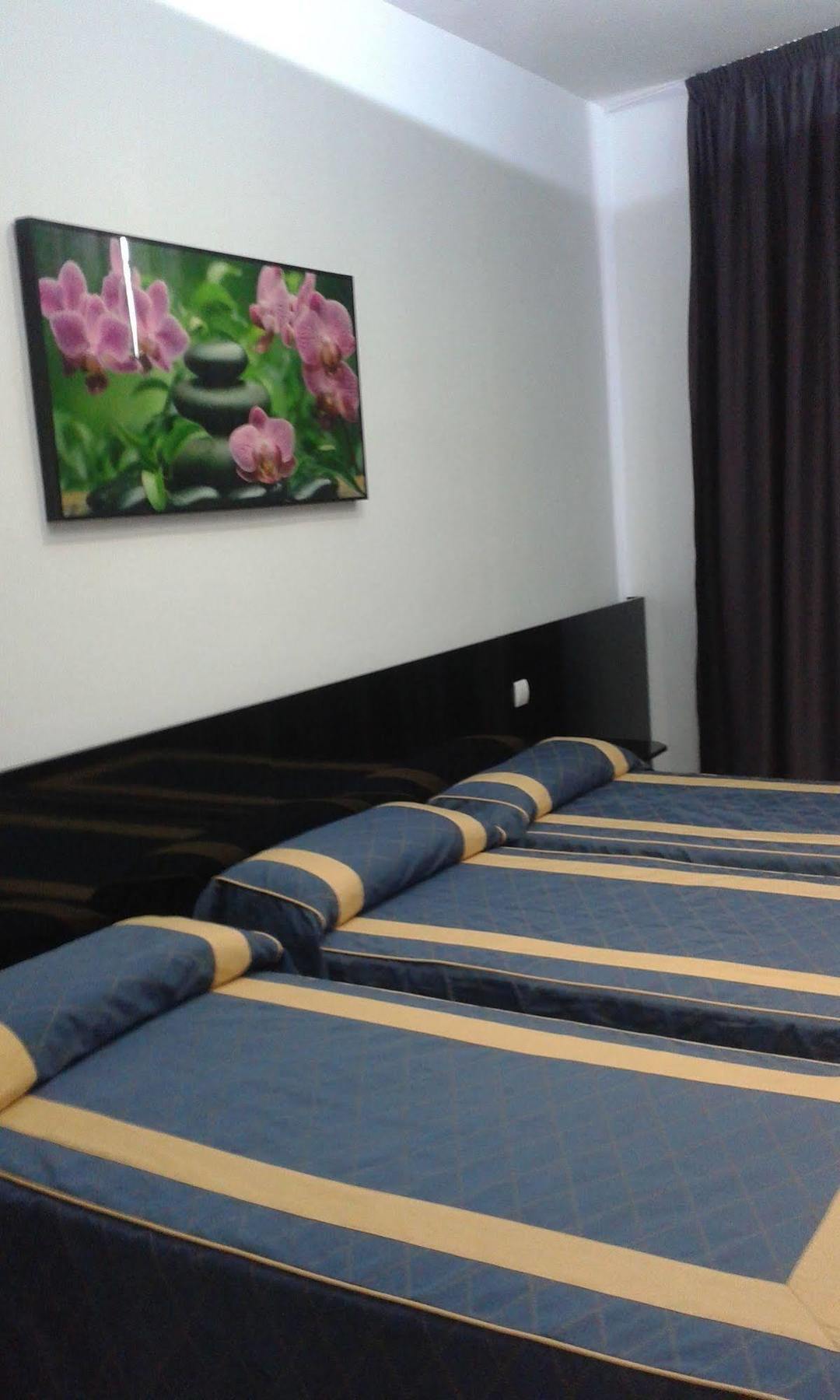Hostal Buenos Aires Madrid Dış mekan fotoğraf