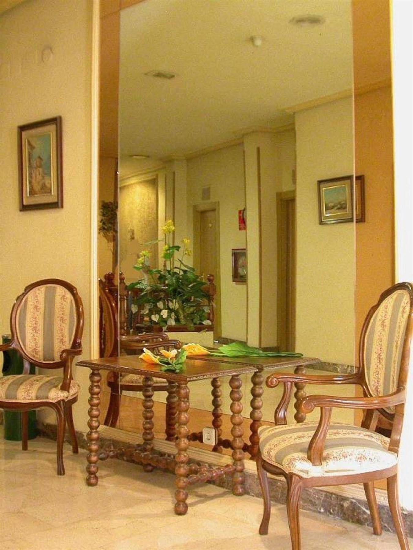 Hostal Buenos Aires Madrid Dış mekan fotoğraf